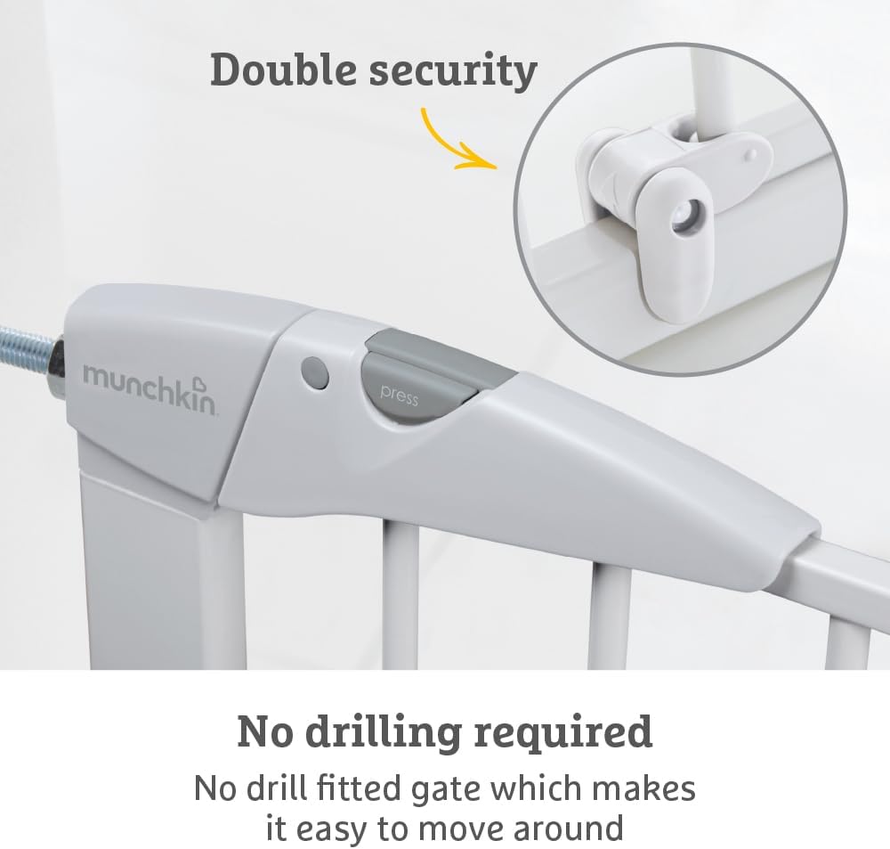 Munchkin Stair Gate Maxi Secure Toddler & Baby Gate 76-82cm extends up to 117cm with separately sold extensions | Pressure Fit Baby Safety & Dog Gate for Doorways | No-Screw Install Child Gate, White