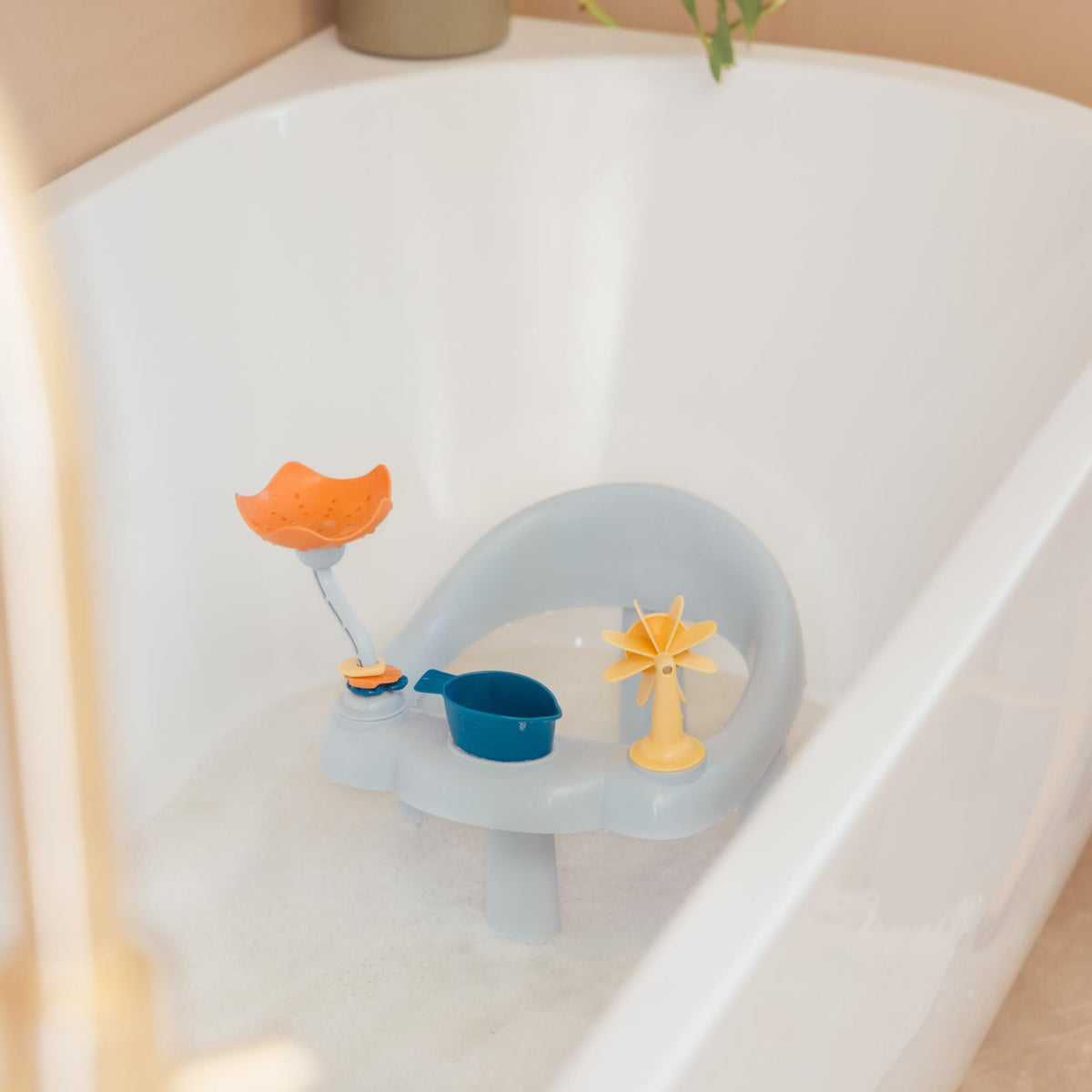 Bebeconfort Swivel Baby Bath Seat, 0–10 kg, Beige