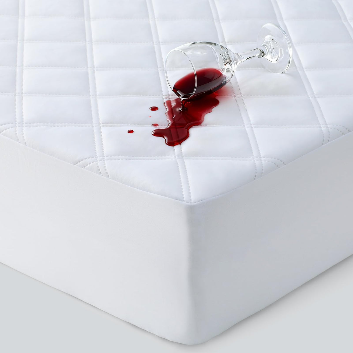 Yoofoss Waterproof Cot Bed Mattress Protector 120 x 60 cm Breathable Toddler Bed Mattress Protector Comfortable Noiseless White
