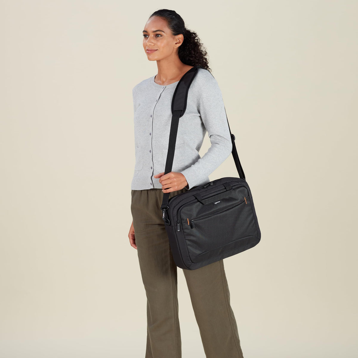 Amazon Basics Laptop Shoulder Bag, Slim 15.6 inch, Black, 1-Pack