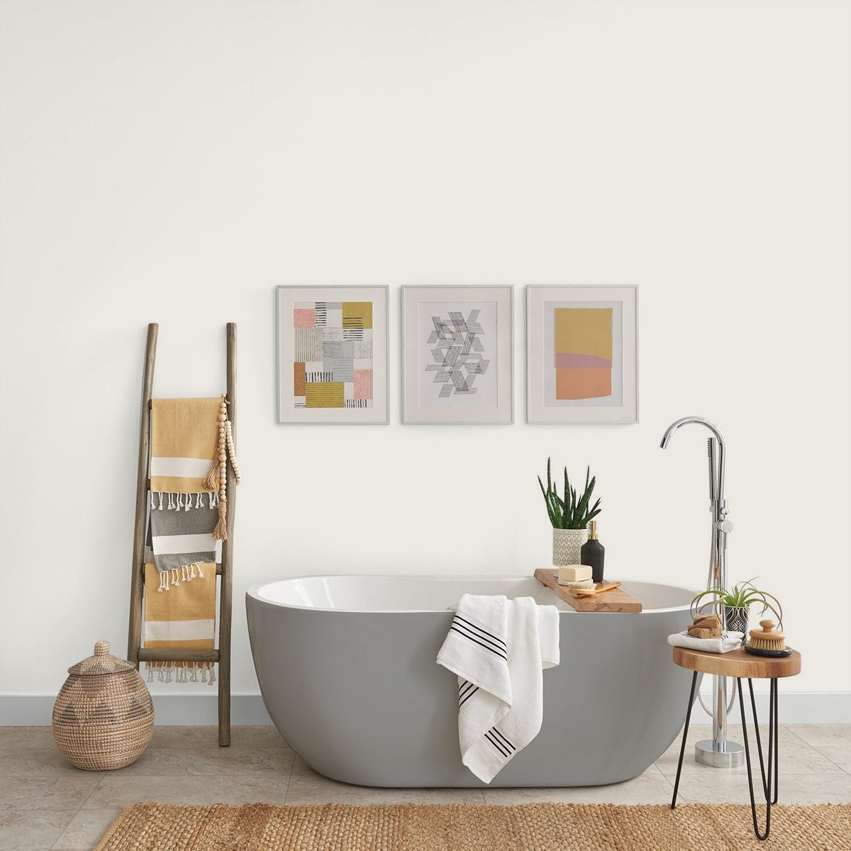 Johnstone's - Bathroom Wall & Ceiling Paint - Pure Brilliant White - 2.5L