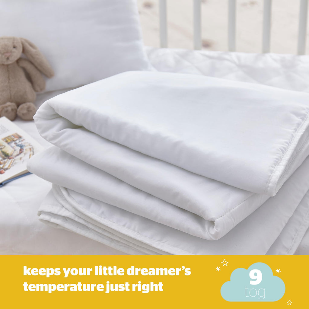 Silentnight Safe Nights Cot Bed Duvet 4 Tog – Anti Allergy Lightweight Soft Snug Nursery Quilt for Children, Kids, Toddlers – Hypoallergenic and Machine Washable – 150x120cm