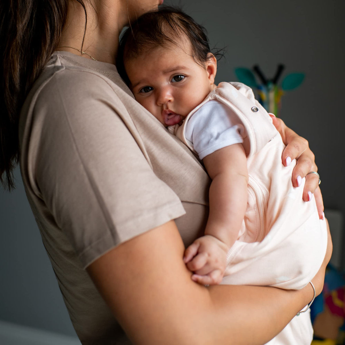 Tommee Tippee Baby Sleeping Bag for Newborns, The Original Grobag Swaddle Bag, Hip-Healthy Design, Soft Bamboo-Rich Fabric, 0-3m