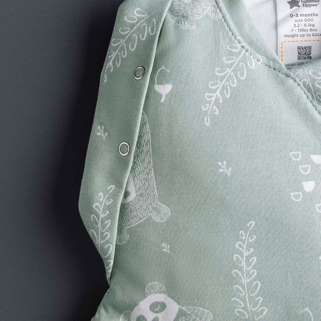 Tommee Tippee Baby Sleeping Bag for Newborns, The Original Grobag Swaddle Bag, Hip-Healthy Design, Soft Bamboo-Rich Fabric, 0-3m