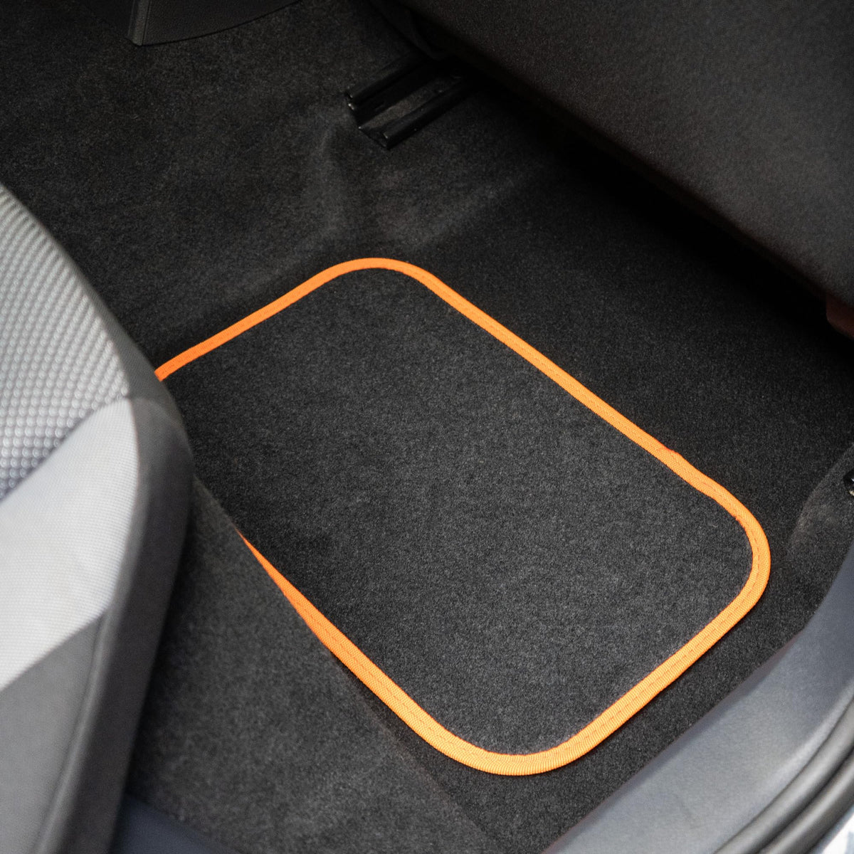 Sakura SS5308 Universal Car Mat Set, Lime