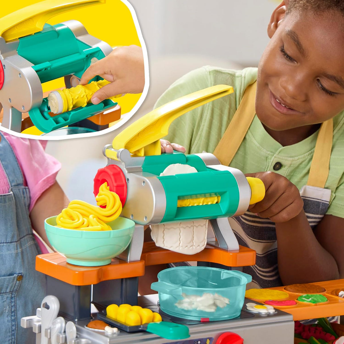 Play-Doh Super Sizzlin' Kitchen Playset, Realistic Cooking Toy Sounds, 25+ Play Foods to Create, Kids Arts & Crafts 3+