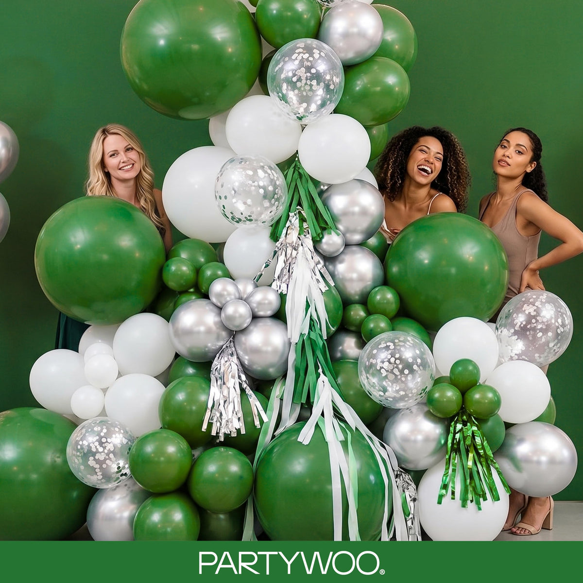 PartyWoo Light Blue Balloons 101pcs Baby Pastel Sky Aqua Blue Color 12 Inch
