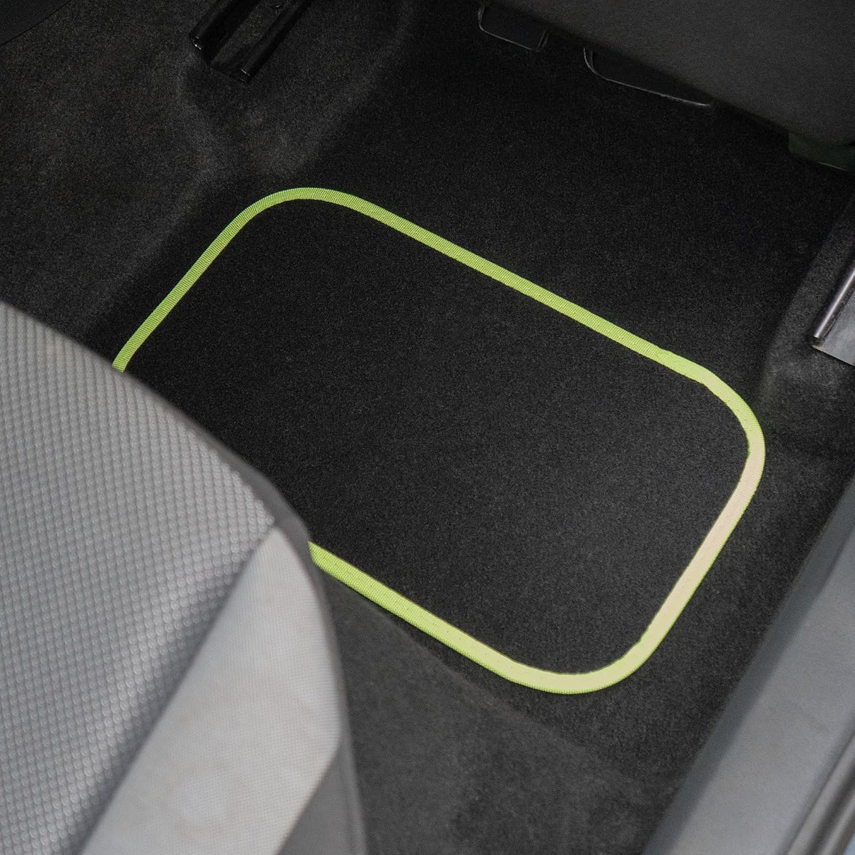 Sakura SS5308 Universal Car Mat Set, Lime