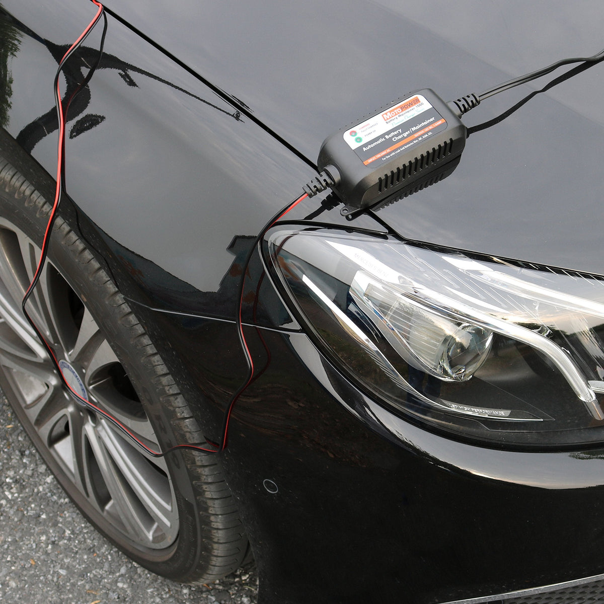 MOTOPOWER MP00205A 12V 800mA Fully Automatic Battery Charger/Maintainer - UK Plug